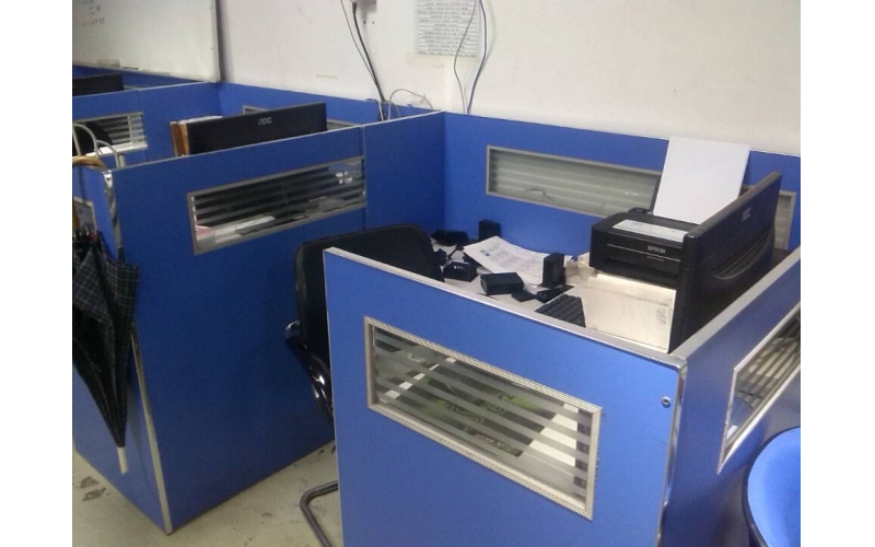 來這里工作已經(jīng)半個(gè)月了，已經(jīng)漸漸地習(xí)慣了這里的生活