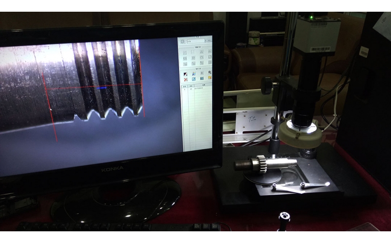 深模塑膠模具有限公司二次元的精準度測試